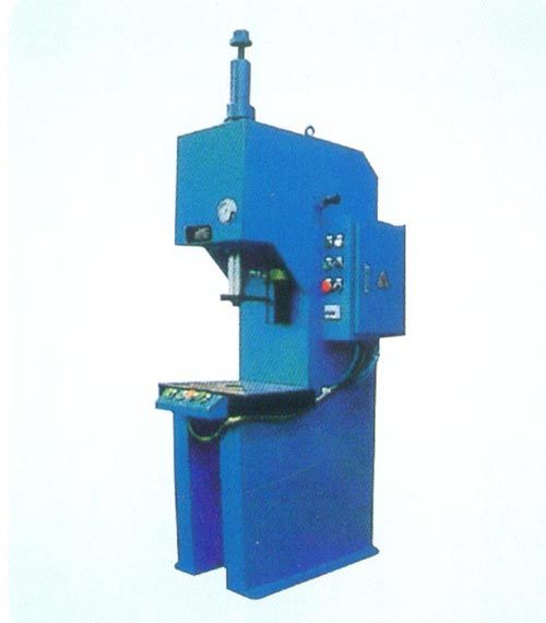 單柱液壓機(jī)使用壽命受什么影響 單柱液壓機(jī)使用壽命受什么影響